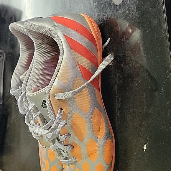 Adidas predito soccer shoe - Picture 4 of 11